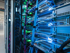 Великі технологічні компанії переходять на штучний інтелект в обслуговуванні дата-центрів