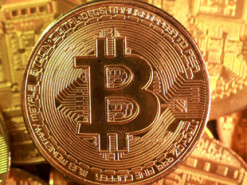 Bitcoin показує перше зростання після п’яти місяців падіння