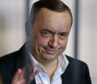 Хабар та відмивання коштів: завершено розслідування стосовно ексдепутата Мартиненка