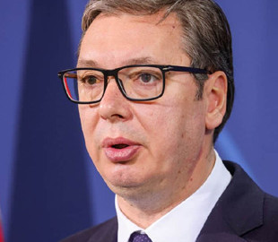 Вучич закликав створити підрозділи ударних дронів у сербській армії