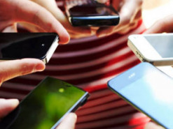 Государство обязало сделать мобильную связь дешевле на четыре копейки за минуту с 1 января