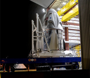 SpaceX Crew Dragon доставили на космодром NASA: запуск запланирован на 27 мая