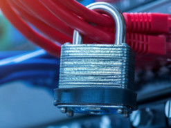 В России пока отложили учения по изоляции Рунета: названа причина