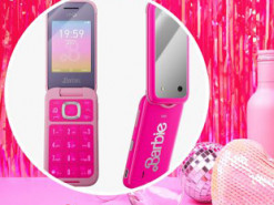 Гаджет для справжньої модниці. Представлений новий телефон-розкладачка у стилі Барбі