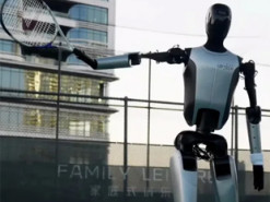 Ідеальні удари. Гуманоїдний робот із Китаю відпрацював гру в тенісі разом із людиною