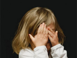 В картинках для навчання ШІ знайшли 1 000 зображень дітей – жертв сексуального насильства