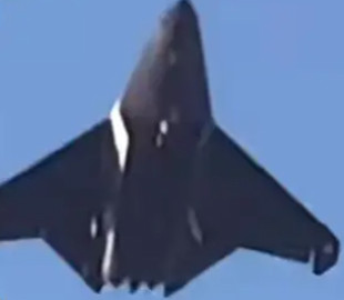 Китай розсекретив ще один винищувач нової генерації