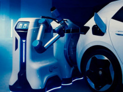 Volkswagen показав мобільного робота-заправника для електромобілів
