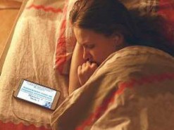 Эксперты раскрыли вредное влияние ночного света гаджетов на здоровье