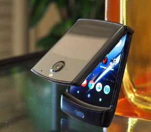 Запуск складного Motorola Razr отложен из-за его высокой популярности