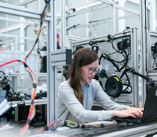 Китай не допоможе Росії з напівпровідниками, бо сам не справляється з попитом