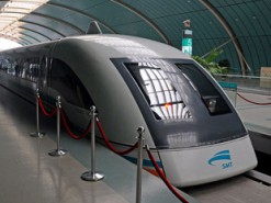 Магнитные поезда с автопилотом китайцы поставят на рельсы в 2019 году