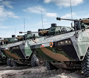 Польща буде масово оснащувати БТР Rosomak новою баштою ZSSW-30