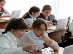 Украинские школы переходят на электронные учебники