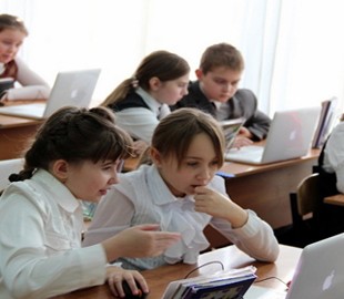 Украинские школы переходят на электронные учебники