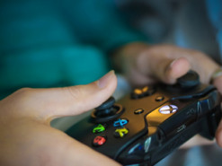 Китайская Tencent начала сканировать лица, не давая детям получить доступ к играм со «взрослых» аккаунтов