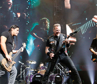 Metallica розпочала збір $1 млн на допомогу українським біженцям