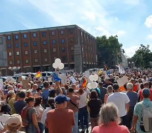 У Кельні російська діаспора вийшла на протест проти санкцій і підтримки України