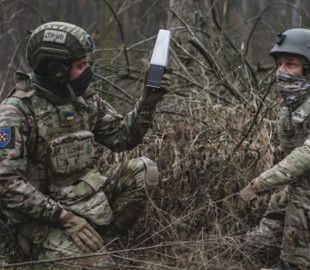 Рятує бійців, авто і навіть засоби РЕБ: що може оновлений детектор дронів "Вітряк М"