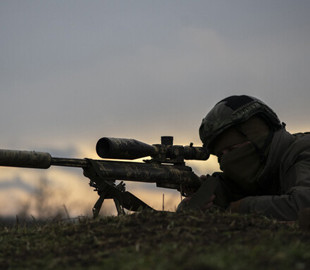 Український снайпер встановив новий світовий рекорд: влучив у ціль на відстані 4000 метрів