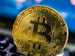 Майнери почали розпродувати запаси біткоїнів