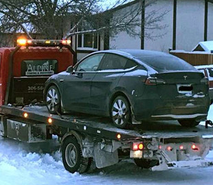 Tesla небезпечна на морозі. У електромобілів знайшли серйозний дефект