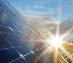 Китай будує мережу сонячних панелей на висоті 3 тисячі метрів: NYT пояснило, що за цим стоїть