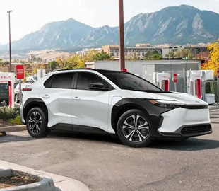 Toyota та Lexus переходять на зарядні роз'єми Tesla