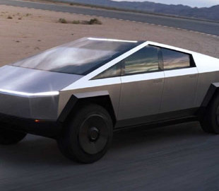 Обіцяного три роки чекають, або й більше. Ілон Маск назвав нові терміни постачання Cybertruck