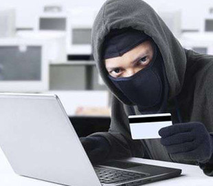 Шахраї розсилають фейкові листи від імені банків та податкової