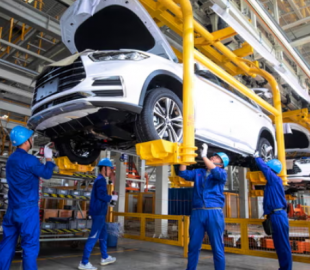 Китайський BYD обійшов Tesla як найбільший продавець електромобілів