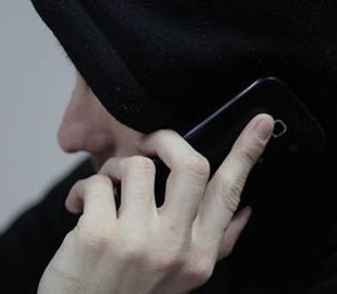 Женщина помогла мошенникам оставить её без денег