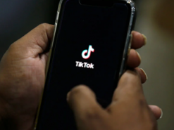 Жінку з Миколаєва оштрафували за відео сина під російську музику у TikTok