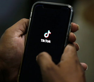 Жінку з Миколаєва оштрафували за відео сина під російську музику у TikTok