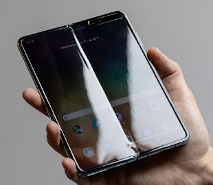 Складной Samsung Galaxy Fold придется подождать до середины июня
