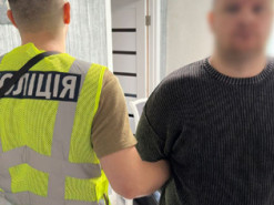 У Києві викрили ботоферму, яка вибивала з українців вигадані криптоборги