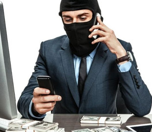 Подзвонили з "банку": довірлива жінка стала жертвою аферистів