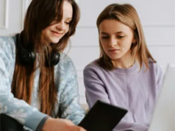 Школярі не можуть вести розмову, критичне мислення слабшає: вчителі попередили про ризики використання ШІ