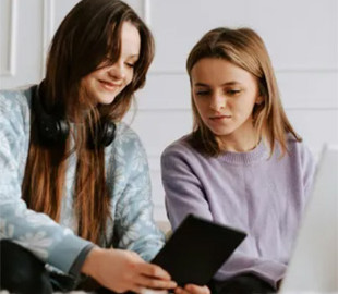 Школярі не можуть вести розмову, критичне мислення слабшає: вчителі попередили про ризики використання ШІ