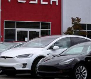 Илон Маск пообещал выпустить бюджетную беспилотную Tesla