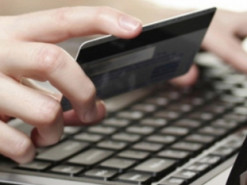 Псевдобанкір видурив у жінки 73 тисячі гривень