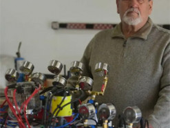 Американський науковець створив інноваційний генератор, що перетворює пластик у чисту енергію