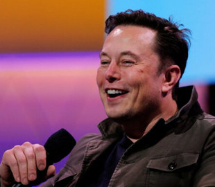 Ілон Маск збільшить допомогу своїм робітникам, які стали батьками, щоб підтримати народжуваність