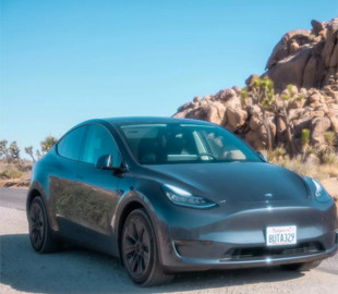 Tesla може відкликати нові машини через проблеми з гідропідсилювачем керма