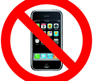 У містечку в Франції планують заборонити використання мобільних телефонів у громадських місцях