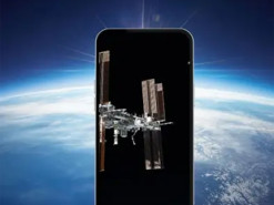 Які смартфони NASA дозволило астронавтам брати з собою у космос