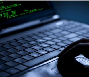 США підозрюють українку в допомозі російським хакерам здійснювати кібератаки