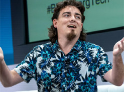 Засновник Oculus працює над зброєю з ШІ, яка дозволить «швидко виграти будь-яку війну»