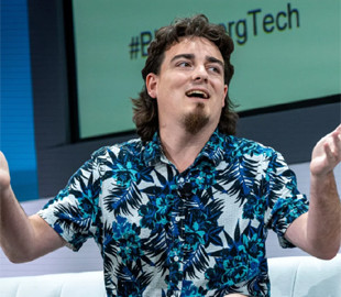 Засновник Oculus працює над зброєю з ШІ, яка дозволить «швидко виграти будь-яку війну»