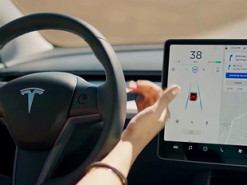 В електромобілях Tesla тепер можна буде обирати маршрут при їзді на автопілоті